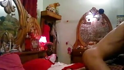 पीच क्रीम दो टुकड़ों में सेक्सी पिक्चर फुल